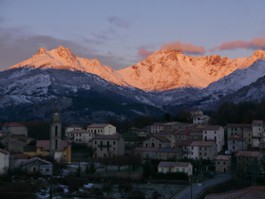 12/02/2015 : Levé de soleil sur la Paglia Orba, depuis notre gîte